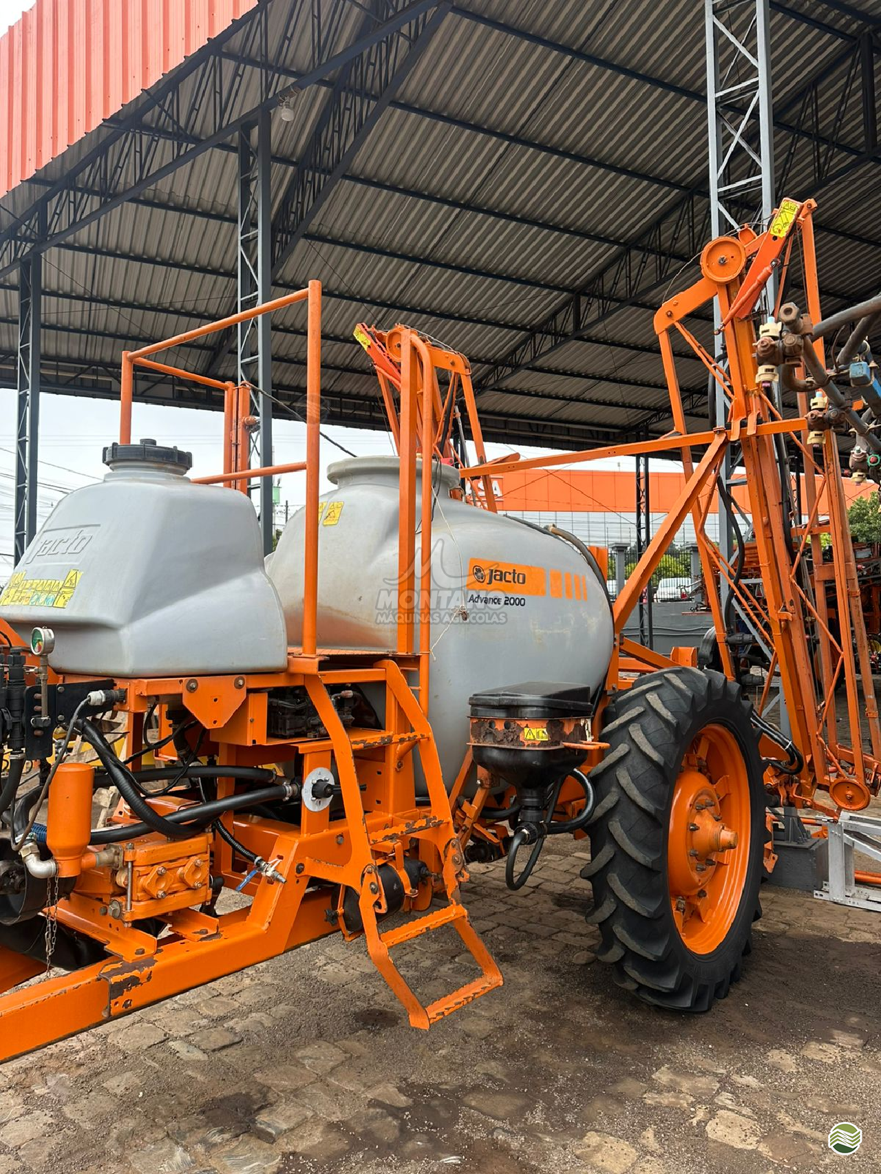 PULVERIZADOR JACTO ADVANCE 2000 AM18 Arrasto Montano Máquinas Agrícolas LAGOA VERMELHA RIO GRANDE DO SUL RS
